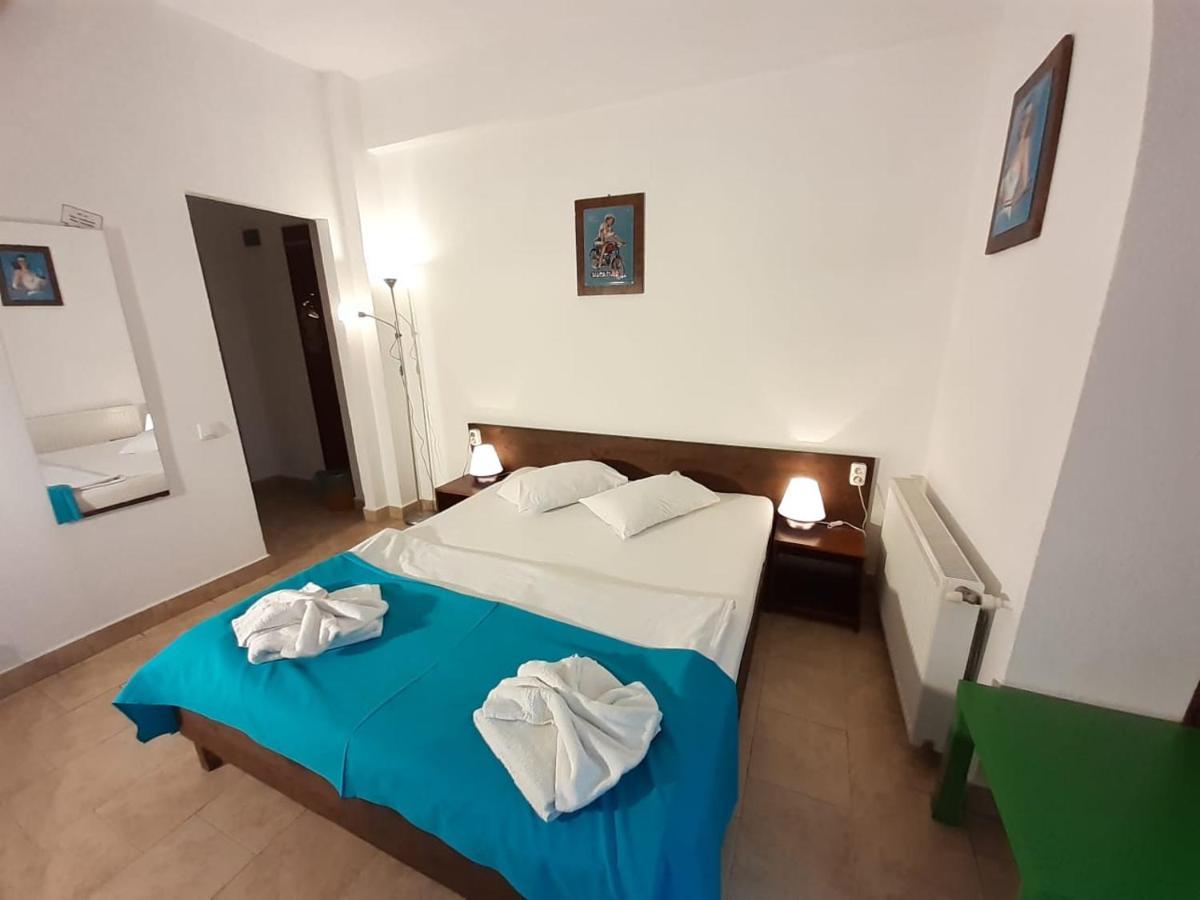 Taxi Hostel Otopeni Kültér fotó