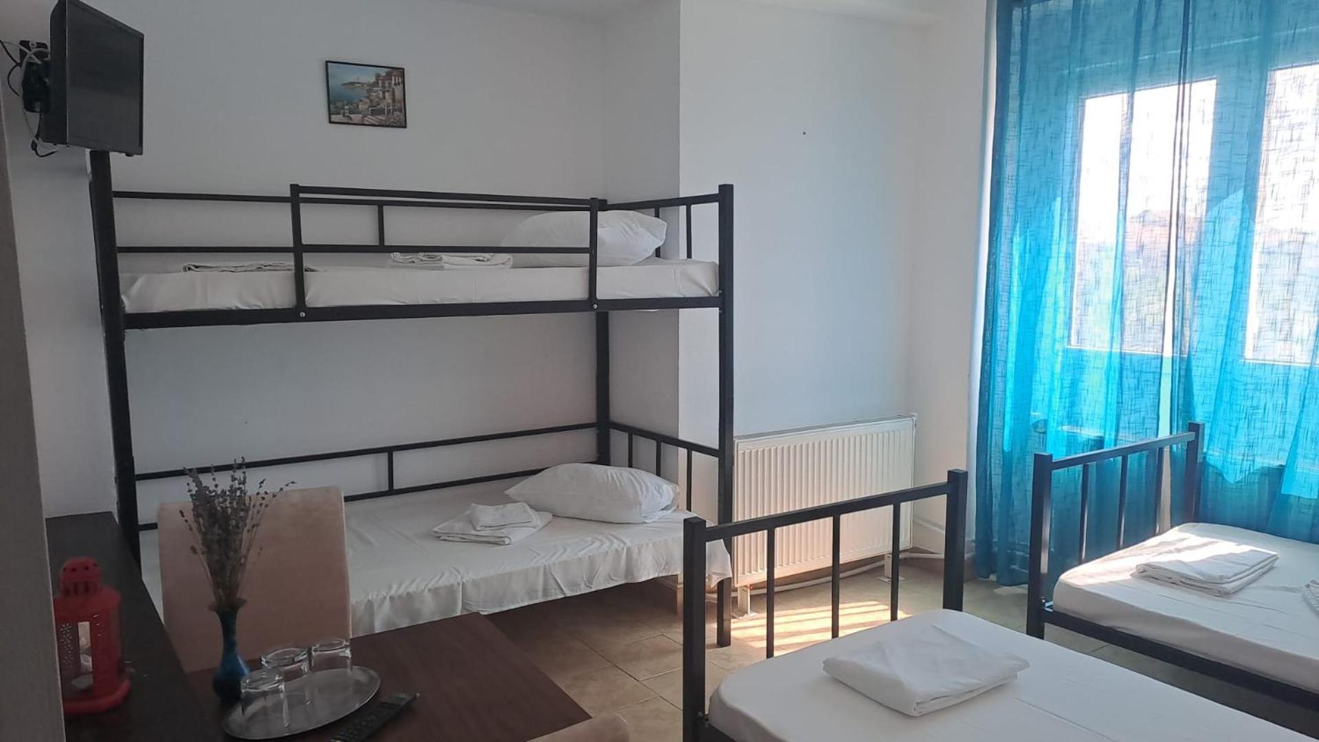 Taxi Hostel Otopeni Kültér fotó